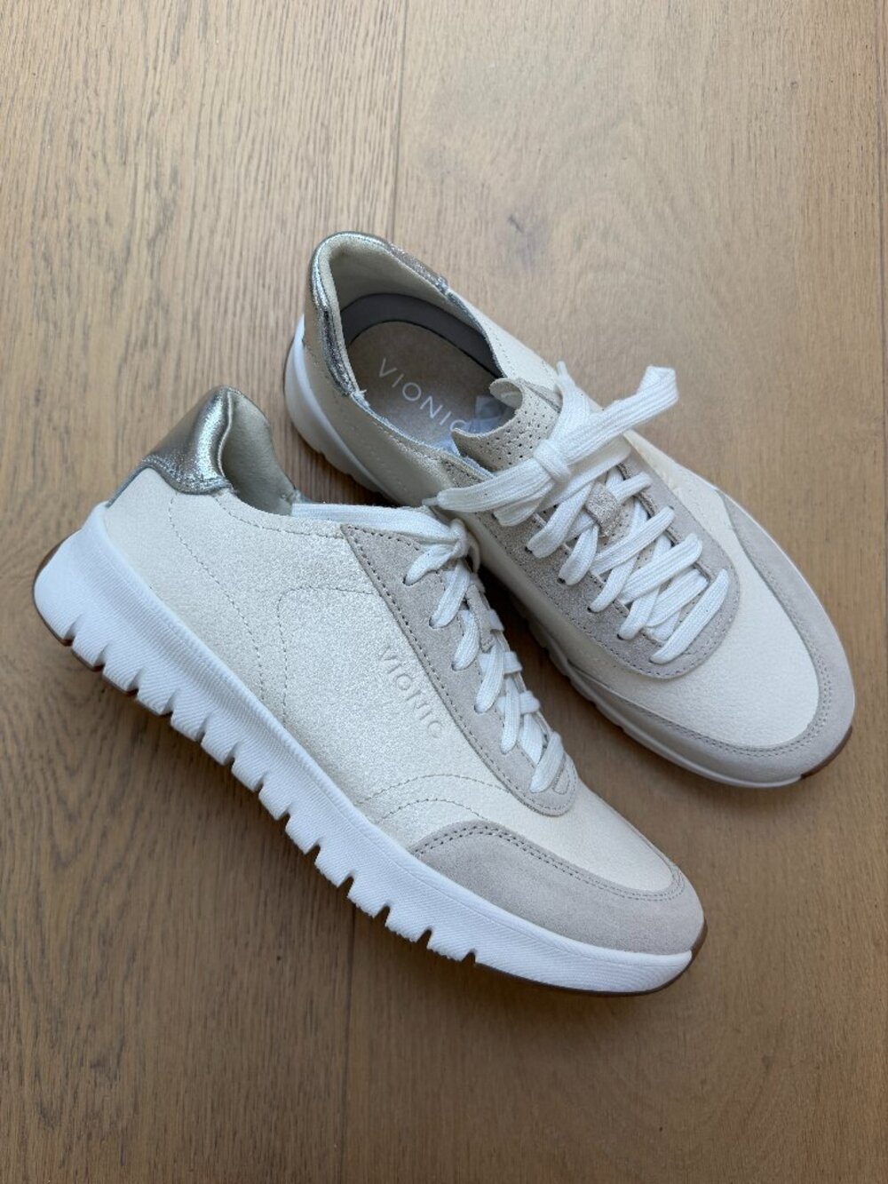 Vionic Uptown Sneaker in White